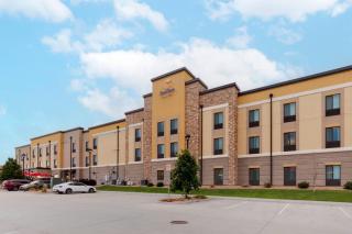Comfort Suites Loveland - 9