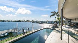 Panoramic Luxury On North Point - 5