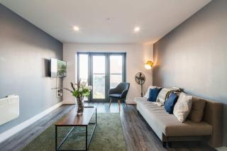 Modern Dockside 2 Bed Central Liverpool Apartment - 2
