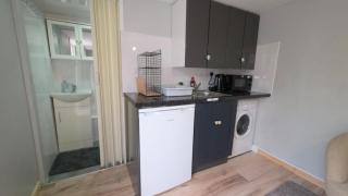 The Pentwyn Hideaway - Modern Studio - Free Street Parking - 5