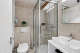 Waterfront Penthouse AC Rooftop Free Parking - 5