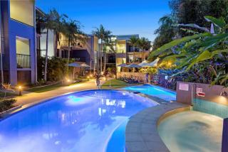 Elevated Noosa Escape - Heated Pool Spa & Walk to River - 0
