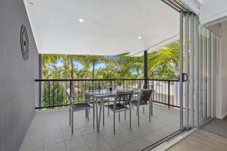 Elevated Noosa Escape - Heated Pool Spa & Walk to River - 1
