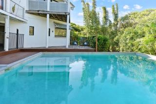 Sunrise Pool Sanctuary - 9