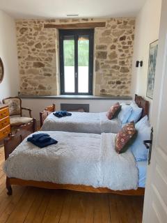 La Maison du Parc B & B Oct to June Entire house 3 bedrooms sleeps 6 July to Sept - 4