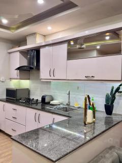 Luxury Family Apartment AC, Fast Wifi & Parking - 5