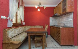Five-Bedroom Holiday Home In Vir - 1