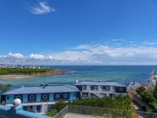 Oceanfront Escape for 7 in Audierne - 2