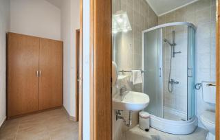 Amazing Apartment In Bast With Wifi - 5