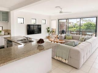 Oasis By Khove - Broadbeach Waters - 8