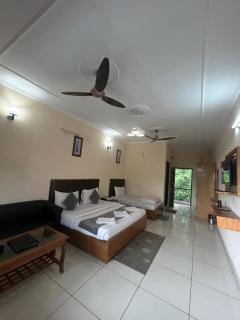 Hotel Maya Regency - 5