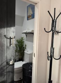 Studio G - Newly renovated private 1 bed studio near Trent Bridge Cricket Ground and National Water Sports Centre - 6