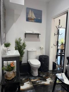 Studio G - Newly renovated private 1 bed studio near Trent Bridge Cricket Ground and National Water Sports Centre - 4
