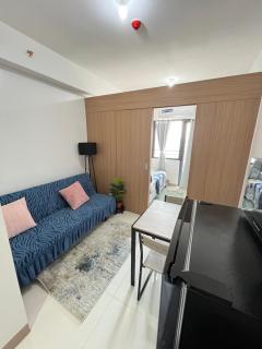 Stylish 1BR at Lush Residences Makati with City View - 0