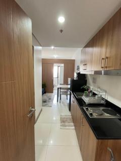 Stylish 1BR at Lush Residences Makati with City View - 2