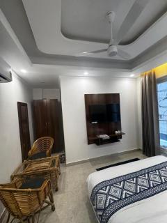 Hotel Gangotri - 1