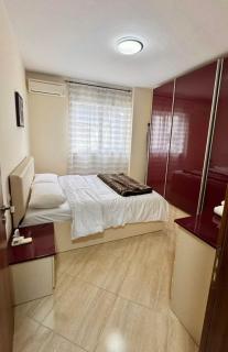 Two Bedroom Seafront Apartment 2 - 3