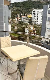 Two Bedroom Seafront Apartment 2 - 4