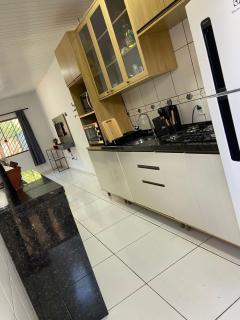 Very Comfortable Family Home with Gourmet Area - 1