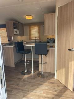 Caravan 5 Modern and cosy caravan Sleeps 6 GCH DG - 2