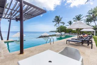 Infiniti Blu Family suite with private beach - 9