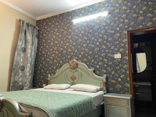 Spacious 3 Bedroom Stay DHA Lahore - 7