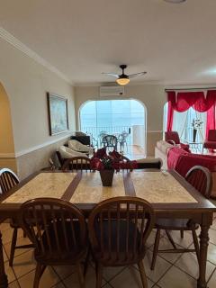 Apartamento Frente Mar Com Varanda e Vista Incrível - Conforto e Espaço - 2