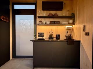 Luxury Mirrored Cabin with Sauna & Plunge Pool - 4