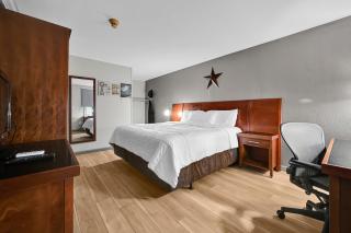 Harvest Drive Family Inn - Renovated Rooms - 8