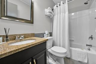 Harvest Drive Family Inn - Renovated Rooms - 5