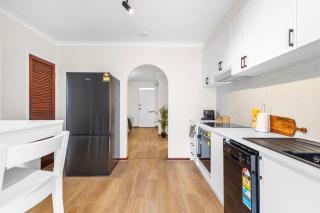 Quiet & Comfortable - A Sepal Stay - 5