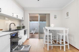 Quiet & Comfortable - A Sepal Stay - 1