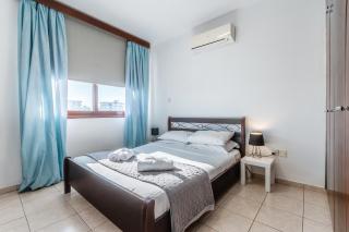 Sunlit Cozy Apartment - 8