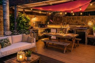 Logement cosy dans belle villa, piscine,vue océan - 1