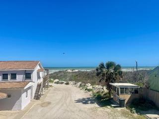Beachgate Condo Suites and Hotel 227 condo - 4