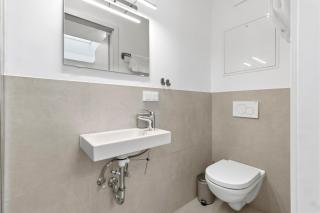 No Internet - Modern Retreat - 15 min to City Center - 4
