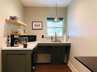 Boho Groove - urban studio with relaxing backyard - Memphis - 8