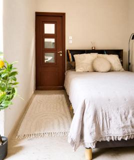 Stay with Locals in Zakros - 5