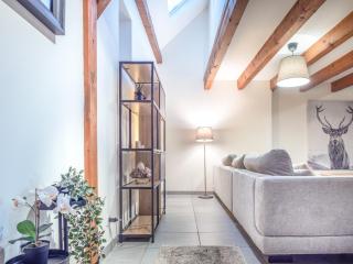 Appartement alsacien lumineux dans un corps de ferme rénové, avec balcon sur les vignes, 2 chambres Queen et parking privé - 2