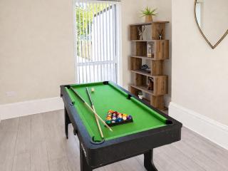 Large 4 Bed House- Ideal for Long Stay - 9