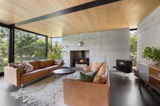 Stylish industrial house with Nordic interior - 2