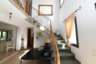 Countryside villa in private 2,400 sqm estate - 6