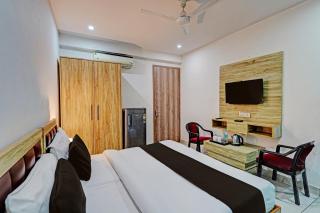 Townhouse Akshay Hotel - 1