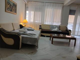 Glejdi Apartment By Ngjela Apartments - 1