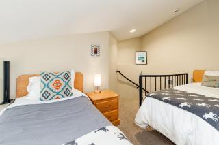 R & R Retreat Luxury Condo - 7
