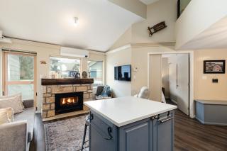 R & R Retreat Luxury Condo - 6