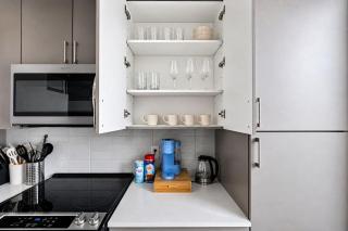Stylish SLC Getaway 2-Bed 2-Bath with Balcony - 2