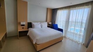 The Arena Cam Ranh Beachfront Condotel - 9