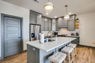 Fenced Yard | Family Friendly | Near Wichita Hoops - 7