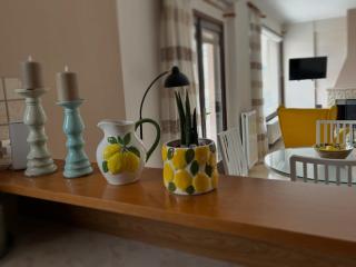Lemon & Light Bright Apartment with View and Fireplace - 9
